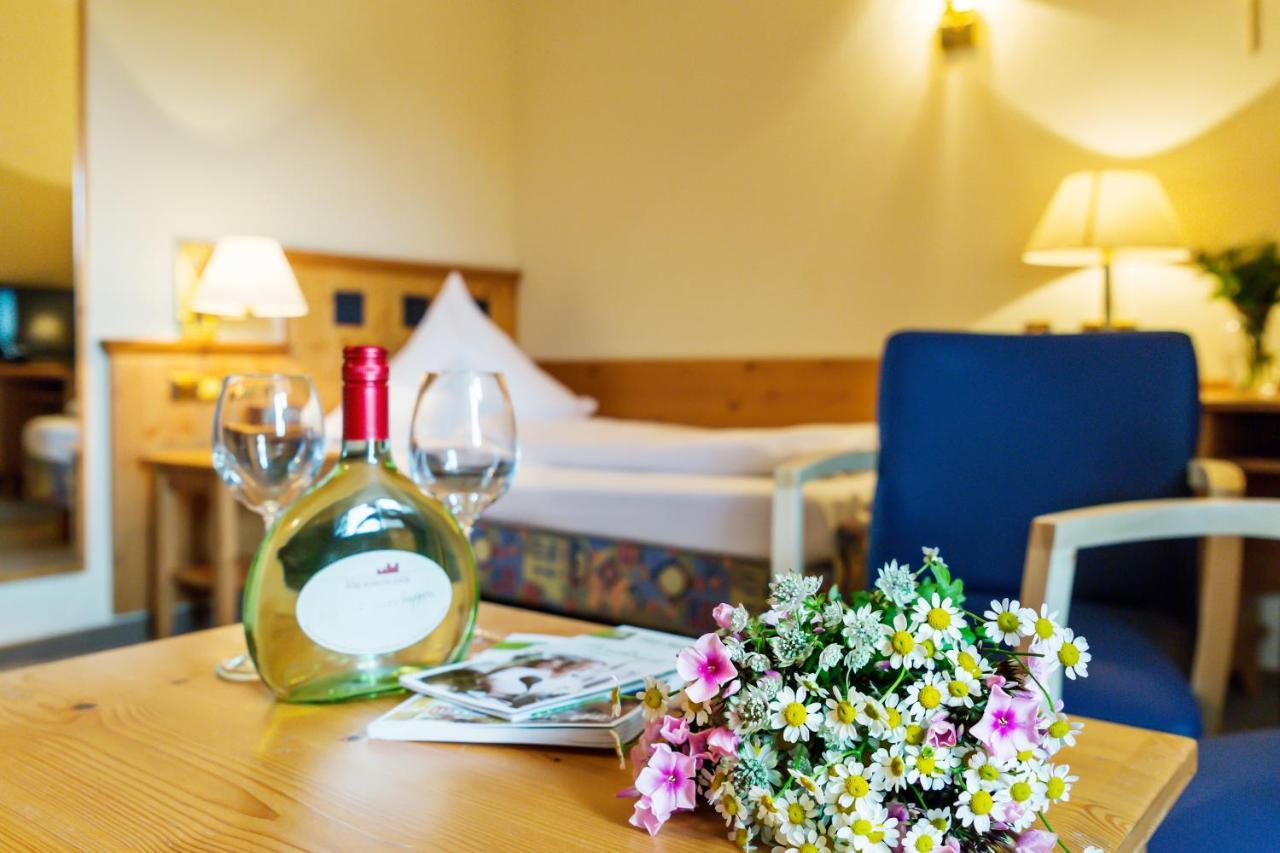 Flair-Hotel Zum Benediktiner ชวาร์ซอัคอัมไมน์ ภายนอก รูปภาพ