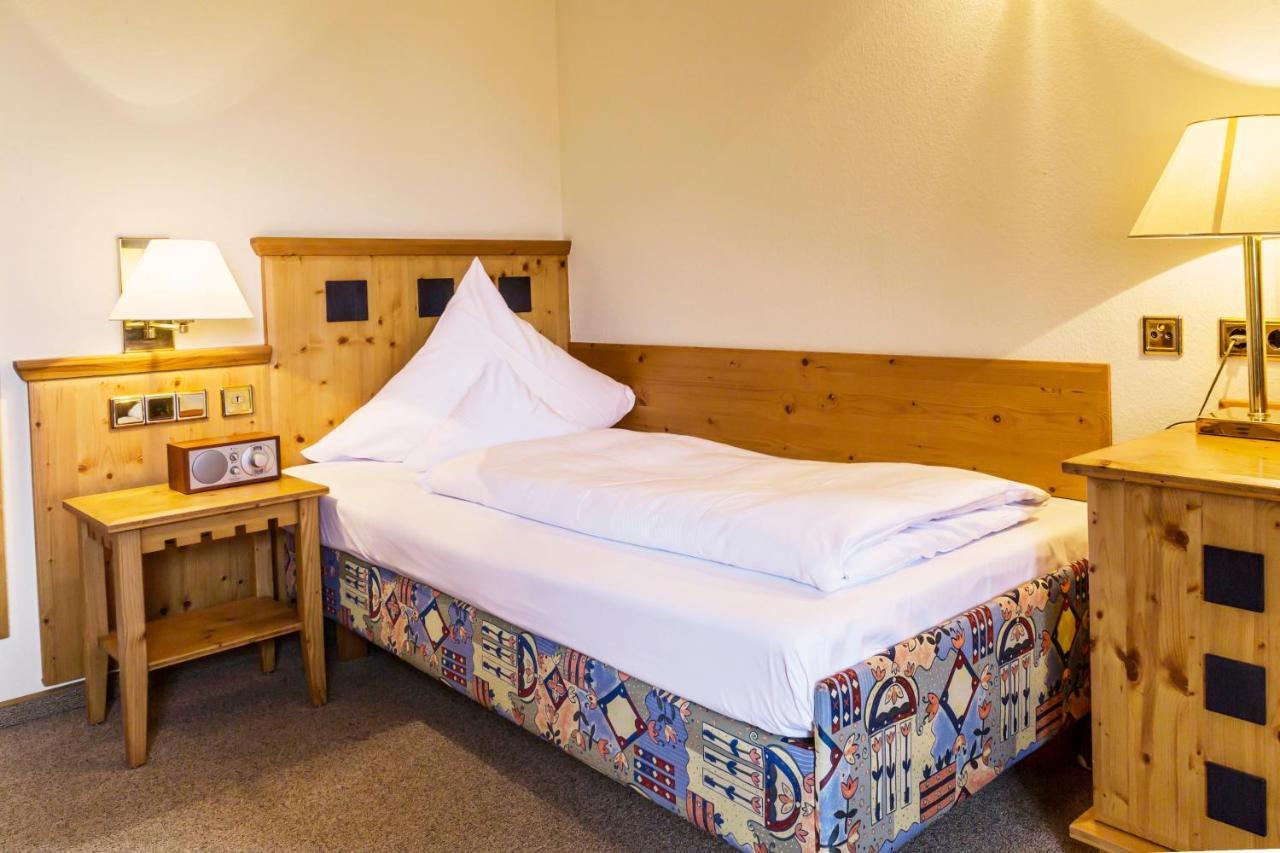 Flair-Hotel Zum Benediktiner ชวาร์ซอัคอัมไมน์ ภายนอก รูปภาพ