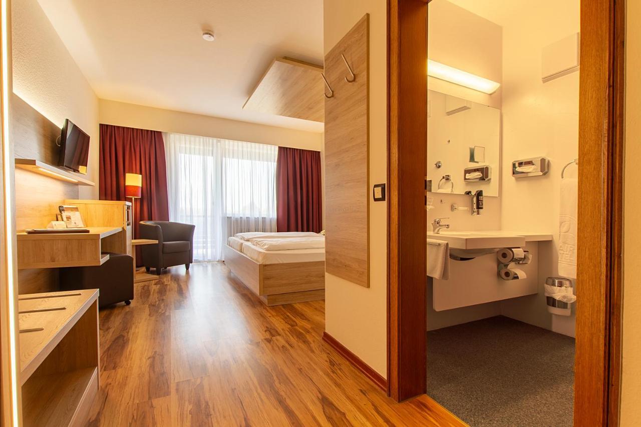 Flair-Hotel Zum Benediktiner ชวาร์ซอัคอัมไมน์ ภายนอก รูปภาพ