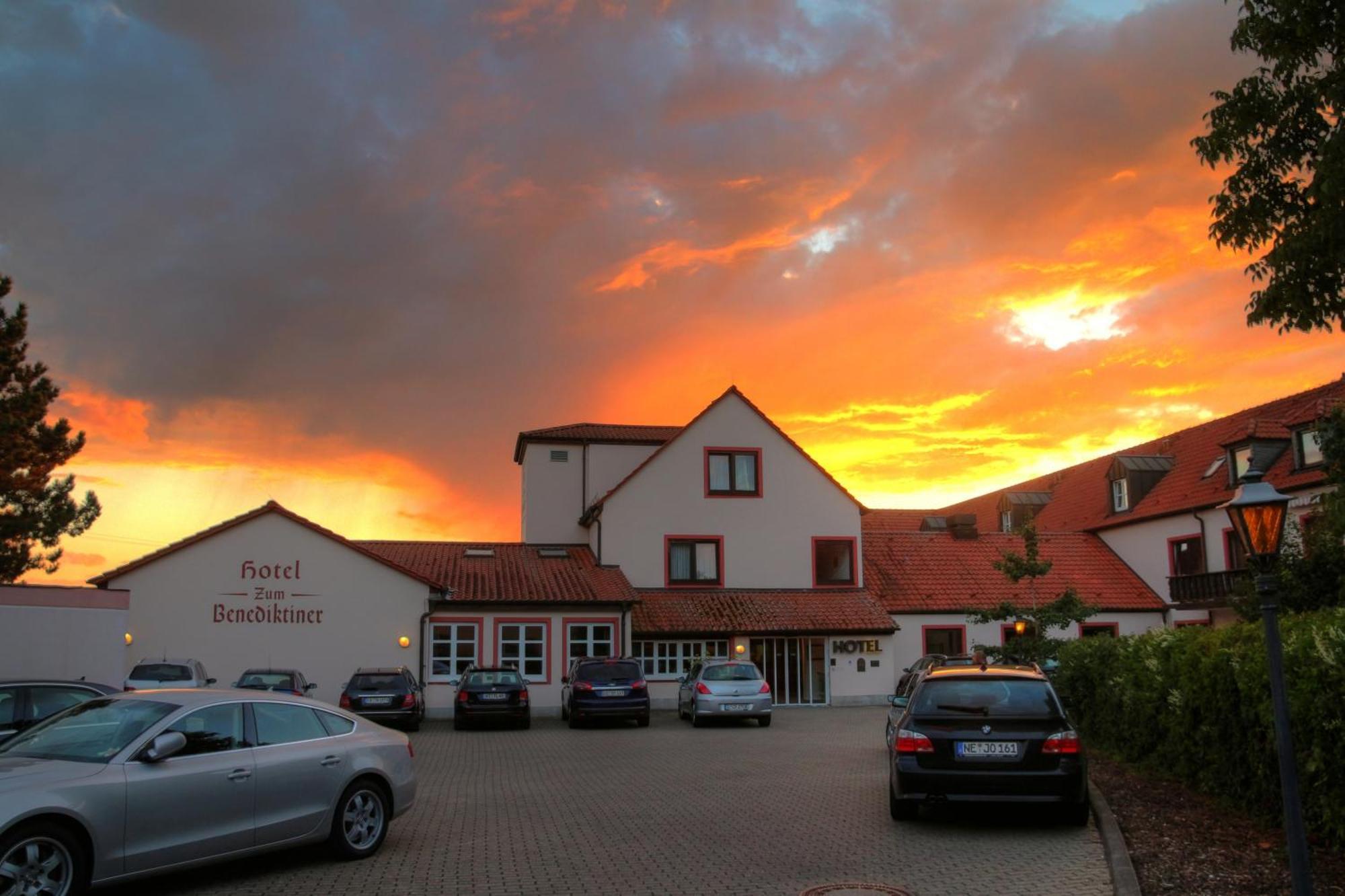 Flair-Hotel Zum Benediktiner ชวาร์ซอัคอัมไมน์ ภายนอก รูปภาพ