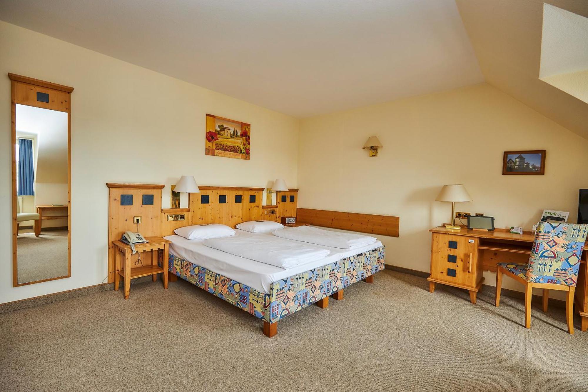 Flair-Hotel Zum Benediktiner ชวาร์ซอัคอัมไมน์ ภายนอก รูปภาพ