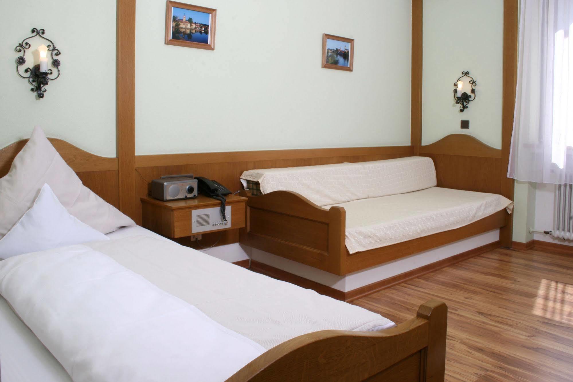 Flair-Hotel Zum Benediktiner ชวาร์ซอัคอัมไมน์ ภายนอก รูปภาพ